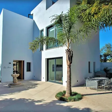 A Beautiful, Modern 4 Bed In Center Marbella