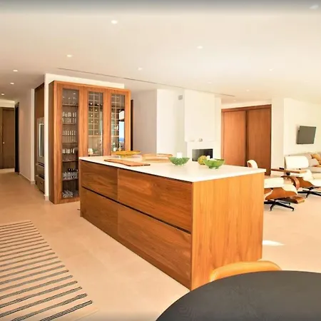 A Beautiful, Modern 4 Bed In Center * Marbella